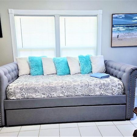 Casaazul-2605A-Couples Retreat By Beach & Pleasure Pier 1 Block Away- 2Bed 2Bath- 7 Minutes To Cruise Terminal Galveston Exteriér fotografie